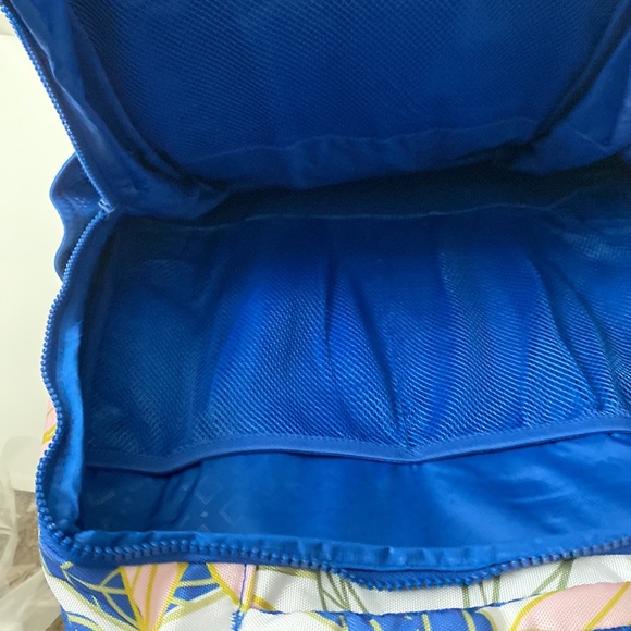 Vera Bradley reactive grand pack back in rain forest leaves - Picture 4 of 7